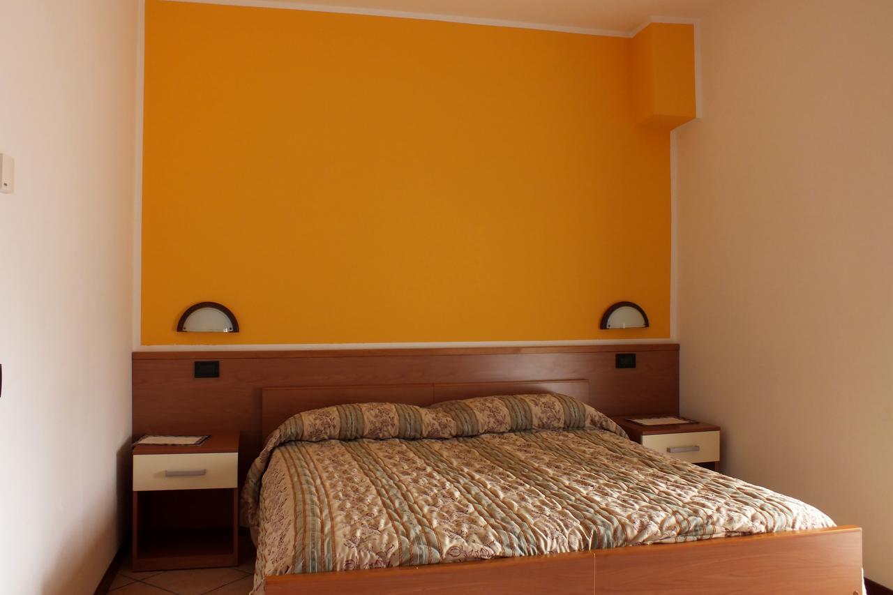 Albergo Ristorante Innocenti Ardenno Kültér fotó